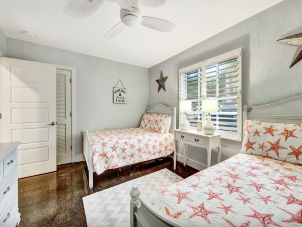 Lido Key Vacation House with Pool Near St. Armands Circle